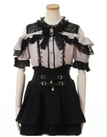 LIZLISA 오픈숄더 프릴 블라우스