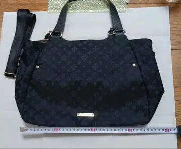 블랙 나일론 숄더백 로고