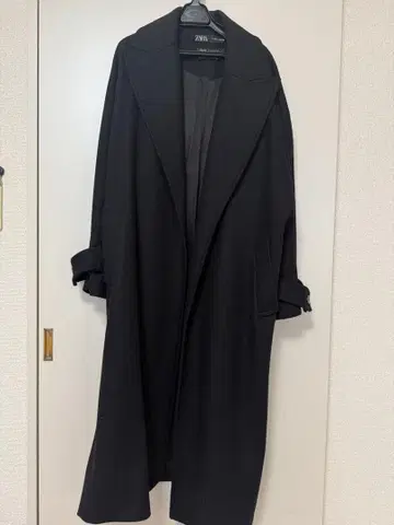 ZARA 블랙 롱 코트 Manteco 제조