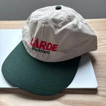 LARDE Workhard 캡 베이지/그린