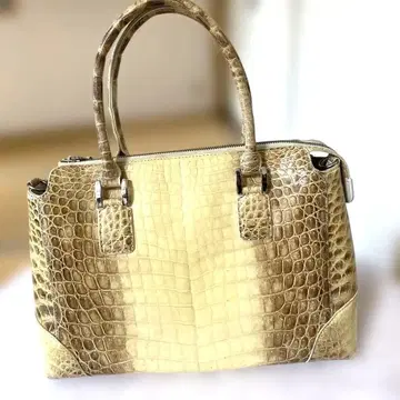 히말라야 크로커다일 정품 핸드백 샤이닝 가공했습니다.