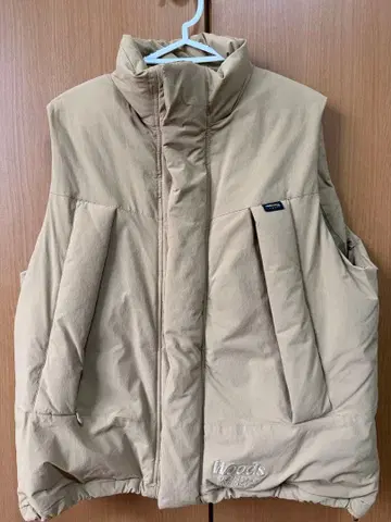 Woods 베이지 다운 베스트