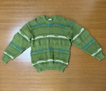 그린 패턴 니트 스웨터