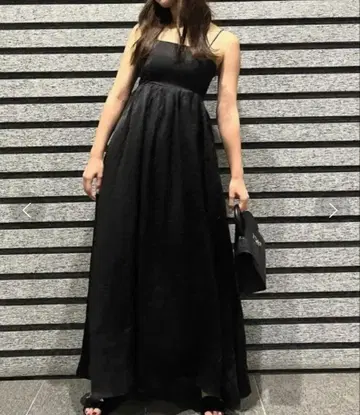 ACYM Pinstrap volume satin dress 블랙