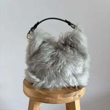 안야 힌드마치 가죽과 퍼의 숄더백