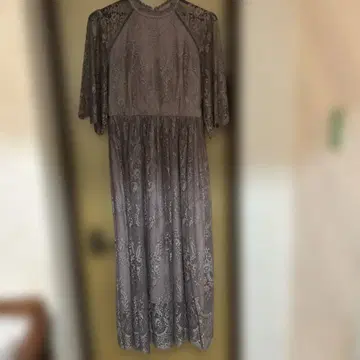 그레이 레이스 맥시 드레스 플레어 슬리브