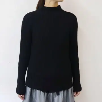 homspun 홈스펀 라무 리브 하이넥 풀오버 black