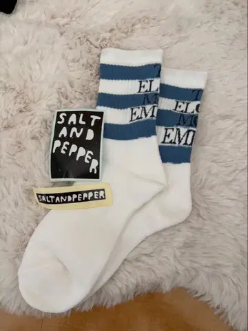 SALT AND PEPPER 스트라이프 삭스
