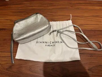 GIANNI CHIARNI 실버 숄더백