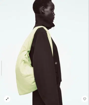 cos 나일론 숄더백 라이트 그린