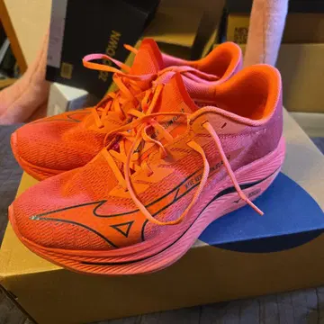 미즈노 웨이브 리벨리온 플래시 2 러닝화