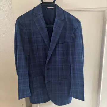 GUABELLO 네이비 계열 체크 비즈니스 자켓 A4