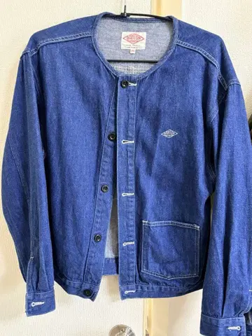 진한 데님 블루 캐주얼 자켓