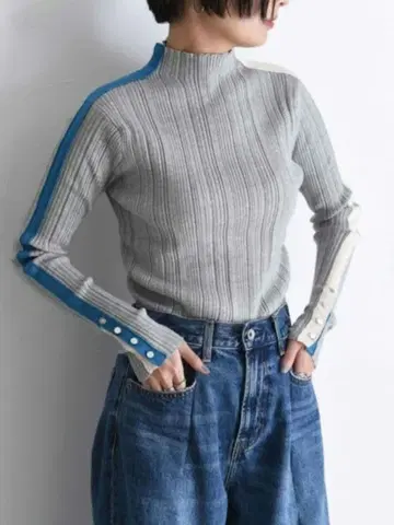 [ 새상품급 ] Eimee Law 에이미 로 배색 라인 랜덤 리브 니트