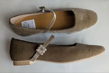 Emma Frances 베이지 플랫슈즈