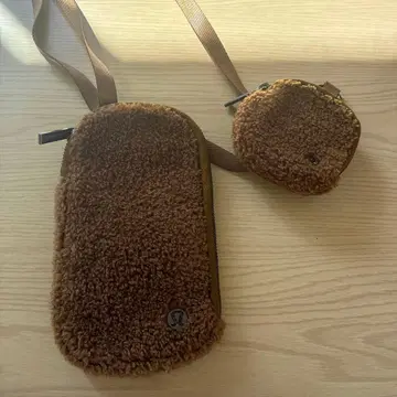 Lululemon 브라운 숄더백 & 파우치