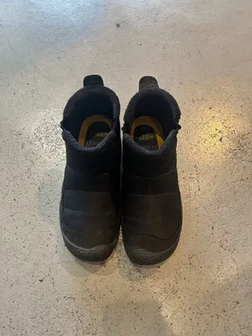 KEEN 블랙 숏부츠