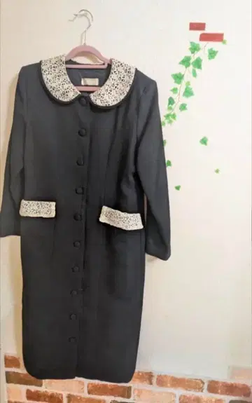 [ 1점 한정 ] 레이스 카라 부착 클래시컬 롱 원피스 블랙