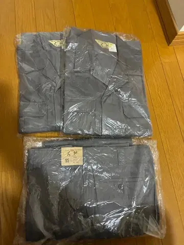 작업복 상하의 세트 사이즈 EL 가죽 장갑 포함 상의는 2벌 있습니다