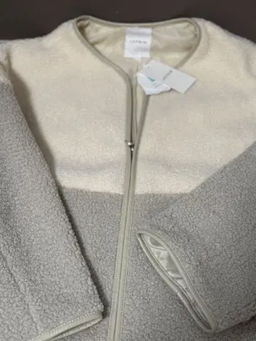 LEPSIM 절개 라이트 보아 코트