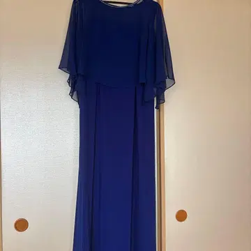 네이비 쉬폰 드레스 플레어 슬리브