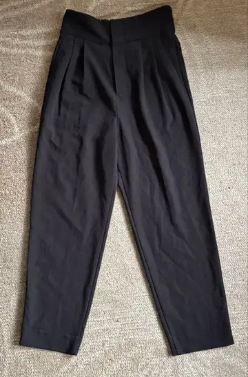 BEAMS 블랙 슬랙스