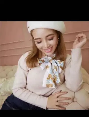 스카프 포함 니트