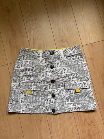 SWEET YEARS 그레이 프린트 미니 스커트