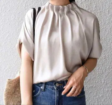 SHIPS 넥 개더 새틴 블라우스