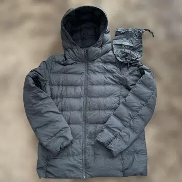 유니클로 울트라 라이트 다운 자켓 여성용 L 사이즈 후드 부착