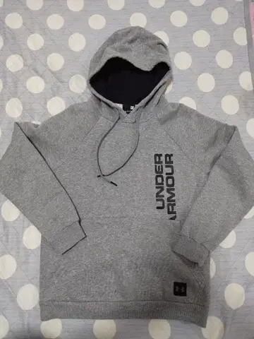 언더아머 후드티