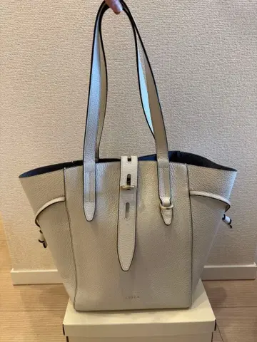 [FURLA] 화이트 토트백