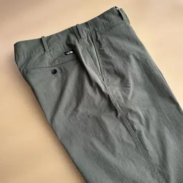 The North Face 올리브 그린 치노 팬츠