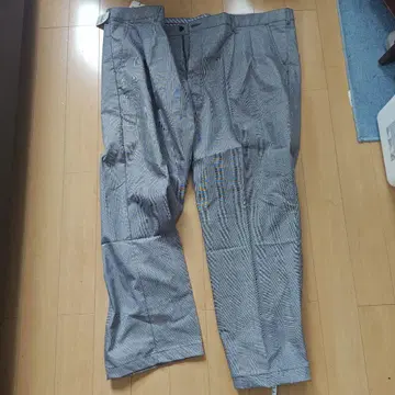 [ 미사용 새상품 ] 빅 사이즈 남성용 그레이 체크 무늬 슬랙스