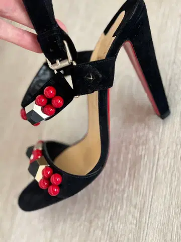 엘레강트한 블랙 하이힐 샌들