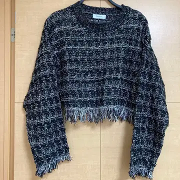 PAGEBOY 크롭 스웨터 블랙 앤 화이트 트위드