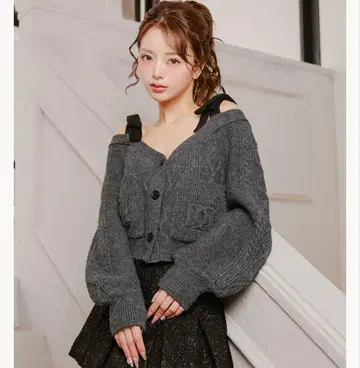 Darich 숄더 리본 V넥 니트탑