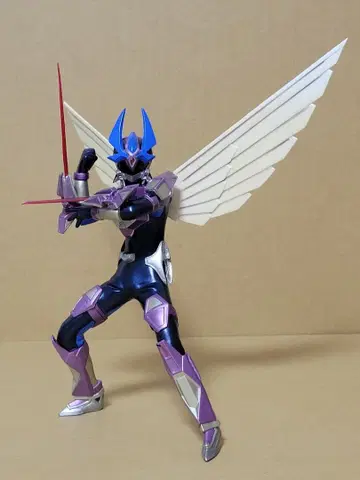 가슴을 울리는 피규어 컬렉션 꿈전사 윙맨 솔라 가더 파손 있음