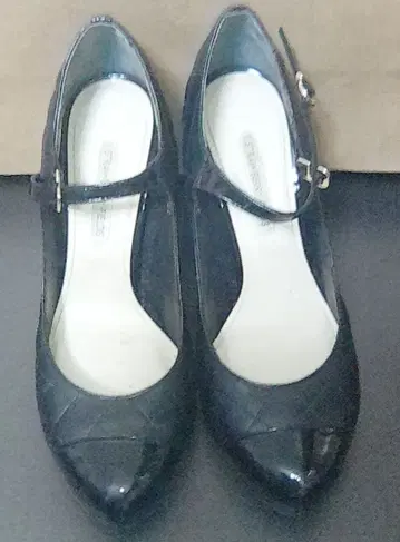 블랙 스트랩 펌프스 스트로베리 필드