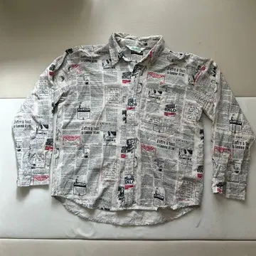 Backers 신문 프린트 긴팔 셔츠