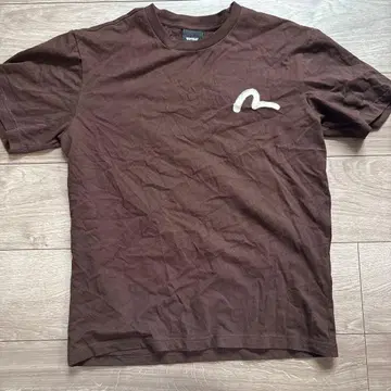 EVISU 브라운 T셔츠 S 사이즈