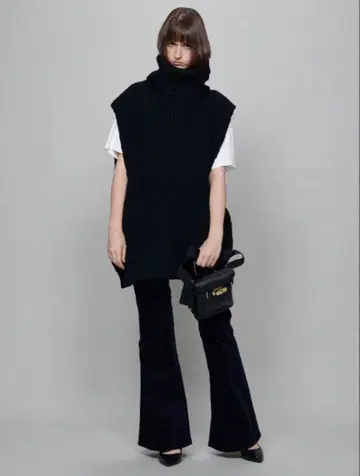 [ MAISON EUREKA ] 오버사이즈 니트 베스트