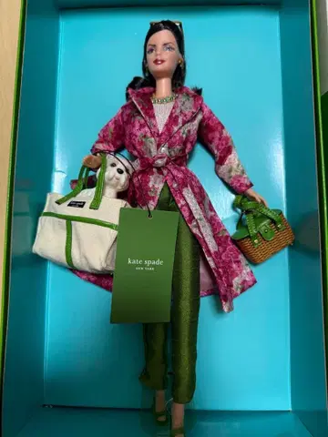 케이트 스페이드 뉴욕 바비 인형 꽃무늬 코트와 강아지