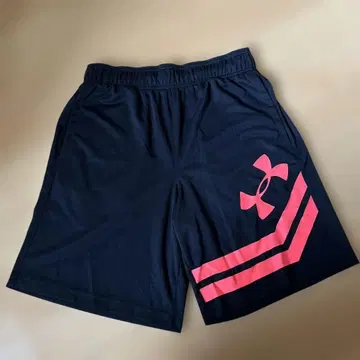 Under Armour 블랙/핑크 숏팬츠 L