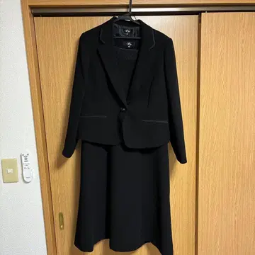 Alana 블랙 원피스 수트