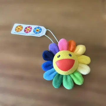 컬러풀한 꽃 핀 배지 무라카미 다카시 카이카이키키