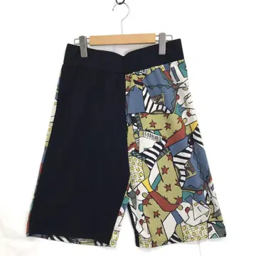 R-LONDON : 스톤 로고 좌우 절개 숏팬츠 M 블랙 계열