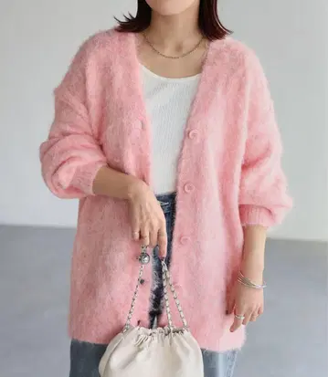 리베리 핑크 샤기 V넥 가디건 핑크 니트