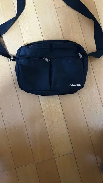 Calvin Klein 블랙 숄더백