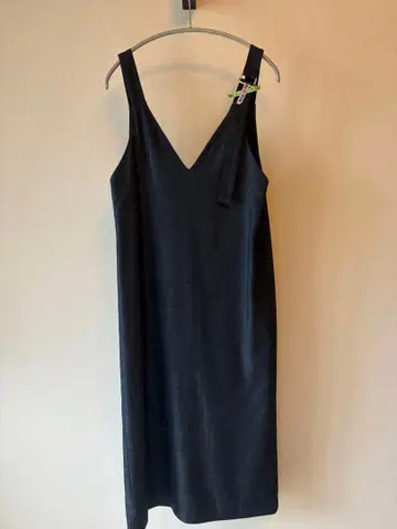 allureville V넥 원피스